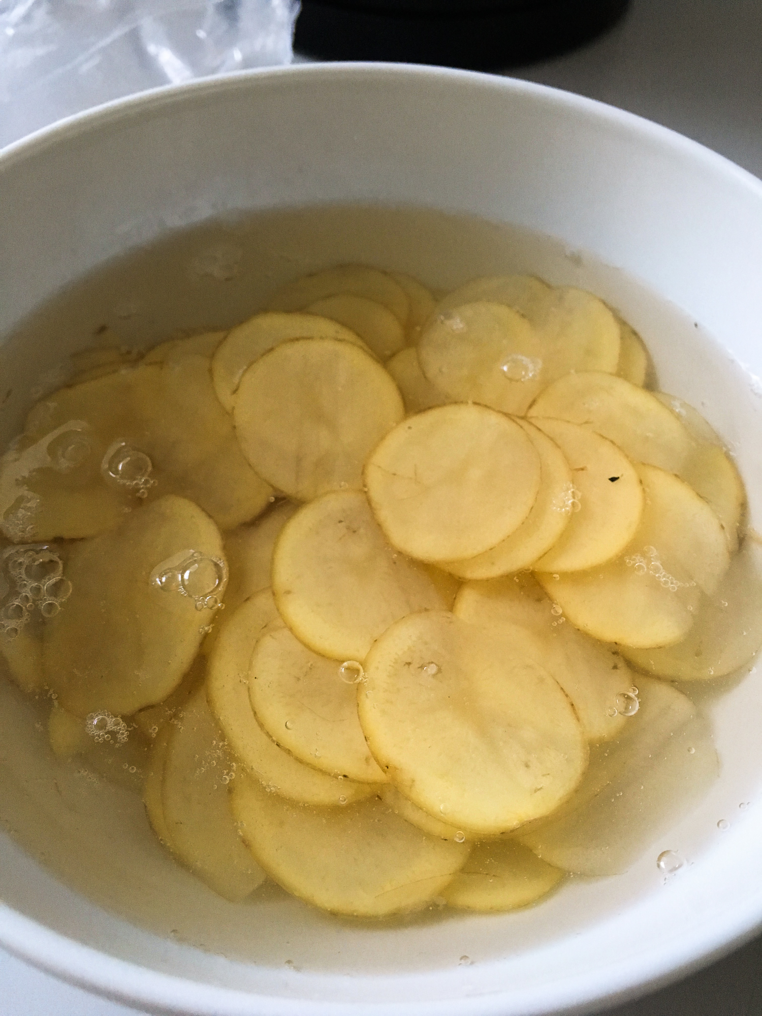 potatoes in cold water